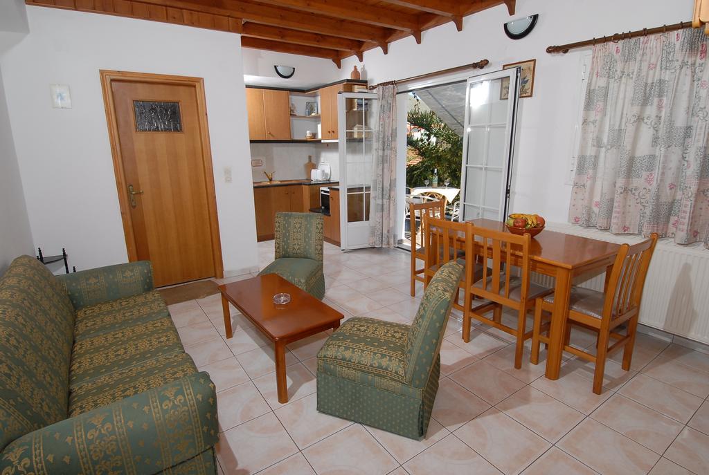 Starvillas Apartments And Studios Agia Efimia Esterno foto